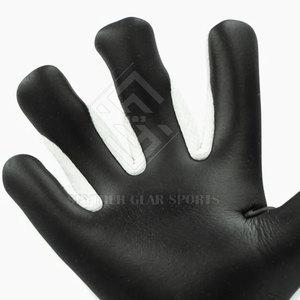 Gants de gardien de but pour hommes de haute qualité avec fermeture à crochets antidérapante, paume en latex à adhérence souple, doublure respirante pour un usage sportif - Product Image 4