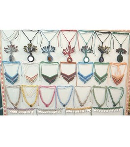 Collier ras du cou en macramé style bohème, multi-styles, réglable, bijoux faits à la main, cadeau de fête des mères pour femmes - Product Image 1