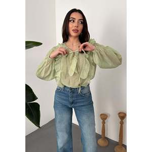 Blusa con volantes color menta - Verde menta - Product Image 2