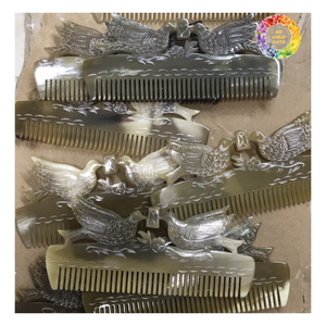 Peine de cuerno de búfalo de agua natural, peine de pelo hecho a mano, peine de cuerno antiestático vintage de Craft Masters, regalo de Peine de barba - Product Image 4