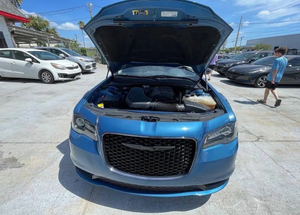 Chrysler 300 Tour Sedan 2023 d'occasion, propulsion arrière, transmission automatique - Product Image 4
