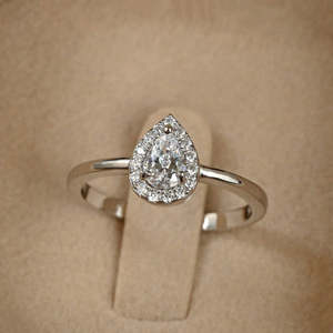 Anillo de Plata de Ley con Diamantes en Forma de Gota de Agua Zarkan Love - Product Image 1