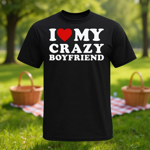 T-shirt « J'aime mon petit ami fou » : Montrez votre affection avec ce design amusant « Je suis tombé(e) amoureux(se) de mon petit ami fou » - Idéal pour les promotions - Product Image 3