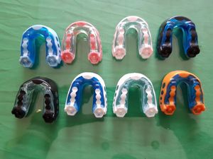 Protège-dents professionnel emballé sur mesure de nouveau style pour la sécurité sportive - Product Image 2