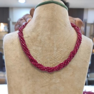 Cuentas retorcidas de cinco filas con estilo con cuentas de ónix de aspecto simple para mujeres para uso funcional collar de ropa de fiesta para mujeres - Product Image 1