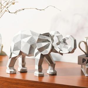 รูปปั้นช้างทำด้วยมือทำจากเรซิ่นสำหรับตกแต่งบ้านและตกแต่งโต๊ะกาแฟแบบเน้นเสียง - Product Image 3