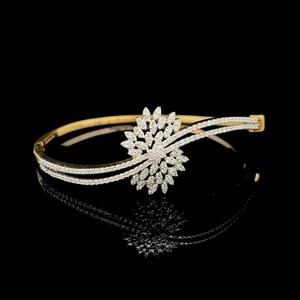 Pulsera de diamantes marquesa con baño de oro macizo de 14k personalizada para joyería unisex, moissanita totalmente engastada - Product Image 1