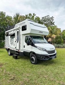 Mobil-home confortable pour le camping et les voyages, idéal pour caravane et camping-car. - Product Image 6