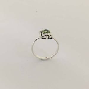Anillo clásico de ajuste de bisel de plata de ley 925 con corte de peridoto verde para bodas o fiestas para chicas lindas - Product Image 2