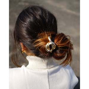 หัวเข็มขัดโลหะสวยหรูสำหรับสายรัดข้อมือแบบโพนี่ - Product Image 2