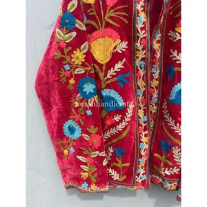 Veste brodée d'hiver unisexe en gros manteau en tissu velours Suzani veste en coton point à la main pour la fête des femmes automne printemps - Product Image 3