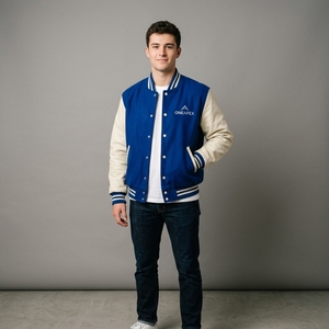 Veste de baseball premium bleu roi en laine avec manches en cuir, col et poignets en tricot côtelé, fermeture à boutons-pression, logo personnalisé, streetwear pour homme - Product Image 1