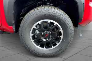 Toyota Tacoma i-FORCE MAX TRD Off-Road 4x4 Double Cabine 2025 d'occasion avec benne de 5 pieds - Product Image 6