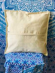 Boho Throw Pillow "Kutch" Patchwork Funda de cojín hecha de textiles indios vintage Hippie Throw Fundas De Almohada hechas a mano - Product Image 3