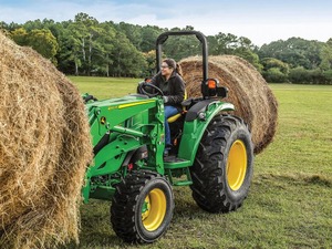 รถตัดหญ้าจอห์น เดียร์ 23 แรงม้า คุณภาพดี พร้อมที่ตักด้านหน้า รถขุดหลัง ปั๊มและเครื่องยนต์ควบคุมดิจิตอล - Product Image 5