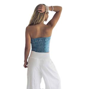 Moda atemporal que nunca pasa de moda, lo que la convierte en una inversión inteligente para tu colección permanente de tops de mezclilla para mujer. - Product Image 4