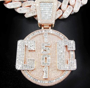 Colgante Personalizado de Plata Chapada en Oro Rosa con Moissanita y Engaste de Bisel, Letra/Termo 3D, Estilo Hip-Hop, Fino, para Hombres, Fiestas, IGI - Product Image 3