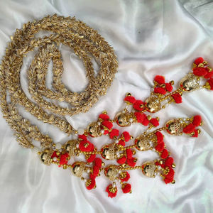 Accessoire de coiffure nuptiale Royal Punjabi Paranda, tresse Gota Pompom Ghunghroo, bijoux de cheveux faits à la main pour mariage, Jaggo Night Lohri Mayoon Favors - Product Image 1