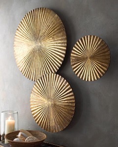 Compassion Collection Style Léger Métal Fer Lignes Rondes Design Wall Art Doré Pour Salon & Chambre Décor - Product Image 1