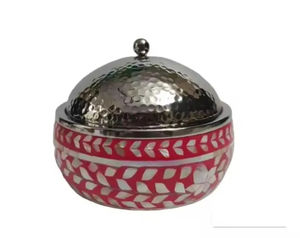 Olla de Metal Plateada en Forma de Domo, 1 Pieza, Cacerola Tradicional, Fácil de Limpiar, Plato Versátil para Servir - Product Image 1