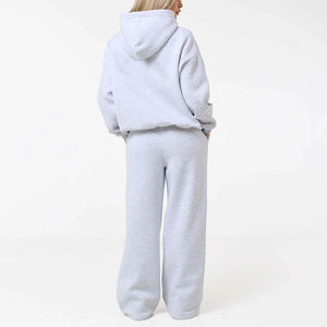 ชุดวอร์มผู้หญิง ดีไซน์สวมใส่สบาย เหมาะสำหรับออกกำลังกายและไลฟ์สไตล์แอคทีฟ - Product Image 2