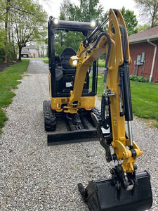 Miniexcavadora CAT 301.7 CR, Excavadora Pequeña Hidráulica Compacta de Orugas para Obras de Construcción y Jardinería - Product Image 3