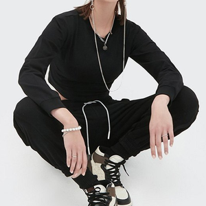 Conjunto de 2 Piezas de Top Corto y Pantalones Cortos Casuales de Algodón 100% Ecológico para Mujer, con Logotipo Personalizado de Alta Calidad y MOQ Bajo - Product Image 6