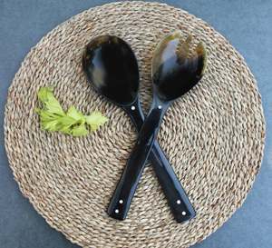 Cuillères à salade écologiques en résine, compatibles lave-vaisselle, 11 pouces, design moderne, pour la maison et la cuisine, fabriquées en Inde - Product Image 1