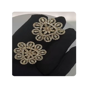 Pendientes de diamantes naturales brillantes con diamantes de corte ovalado Chapado en oro amarillo de 14 quilates para bodas y ocasiones especiales - Product Image 2