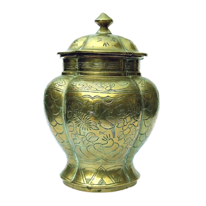 Jarra de Templo de Latón Puro de Alta Calidad con Grabado, Acabado Pulido, Jarra de Templo de Latón Vintage para Decoración de Templos - Product Image 1