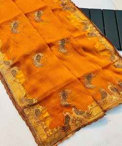 เข้ามาทันสมัยกับชุดส่าหรีมาใหม่ล่าสุดที่ออกแบบมาเพื่อให้คุณเป็นตัวประกายของความสง่างาม - Product Image 4