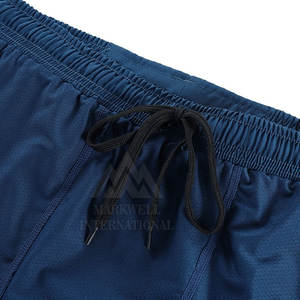 Shorts de sport personnalisés pour la course à pied et la salle de sport, séchage rapide, fabriqués au Pakistan - Product Image 3