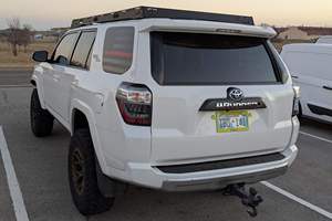 Toyota 4Runner TRD Off-Road 4x4 2018 d'occasion, moteur V6 4.0 litres, 4 roues motrices, modifications tout-terrain - Product Image 2