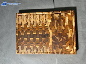 Planche à découper rectangulaire en bois massif avec rainure pour les jus, antidérapante, durable, non toxique, fabriquée au Vietnam - Product Image 4
