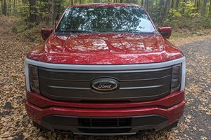 Ford F-150 Lightning Lariat AWD 2022 d'occasion en excellent état, sans accident, conduite à gauche/droite - Product Image 6