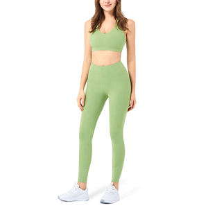 Ensemble de vêtements de yoga et de fitness imperméables pour femmes - Personnalisé, taille plus, respirant, 100% coton, soutien-gorge de sport et short - Product Image 1