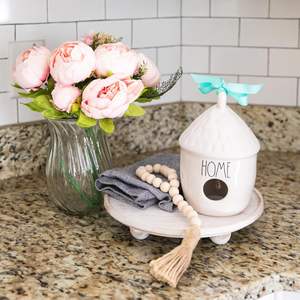 Elevador de bandeja de madera redonda blanca | Soporte de pedestal de granja de madera para decoración y exhibición | Soporte de pastel de círculo rústico con pies blanqueados - Product Image 3