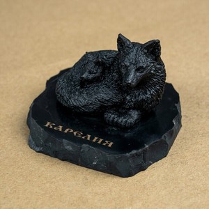 Figura de zorro de shungita con un zorrito - Product Image 3