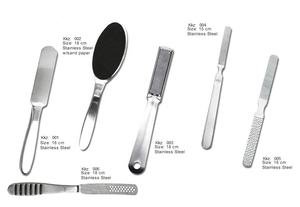 Lime à pied de pédicure professionnelle avec poignée en acier inoxydable Grattoir à pied réutilisable fabriqué par Life Care Instruments - Product Image 5