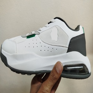 Vente en gros de chaussures décontractées en stock de résidus, vente en gros de chaussures de mode à bas prix, chaussures 1:1 diverses, baskets pour hommes, lot en stock - Product Image 2