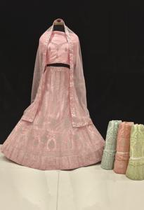 Travail de broderie lourde le plus vendu Lehenga Choli Design de luxe pour les femmes Net tissu pour les mariages de fête Collection d'exportation - Product Image 6