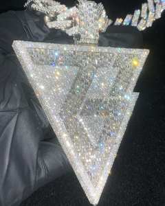 จี้มอยส์ซอไนต์กลมแท้14K 3.30Ct ชุบทองสีเหลืองสำหรับผู้ชายกำหนดชื่อเองได้ - Product Image 1