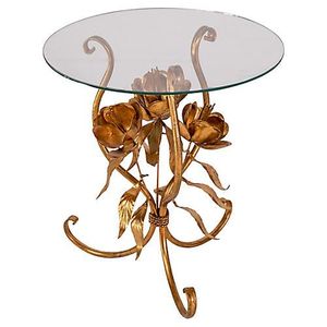 Table basse élégante en aluminium de conception florale avec le dessus en verre approprié aux intérieurs de salon et aux buts décoratifs - Product Image 2