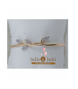 Kada pour femme en diamant avec bracelet en or 18 carats, artisanat royal intemporel pour un port quotidien élégant et un style festif - Product Image 1