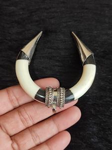 Collier avec pendentif en os de buffle, bijoux tribaux naturels et durables pour femmes, haute qualité - Product Image 3