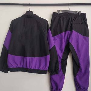 เสื้อแจ็คเก็ตกันลมแบบสปอร์ตคอปกสีตัดต่อพิมพ์โลโก้ตามสั่งสำหรับผู้ชายชุดเซ็ต 2 ชิ้นสไตล์สตรีทแวร์ลำลองแนวแอธเลติกสำหรับฤดูหนาว - Product Image 4