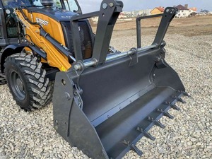 Chargeuse-pelleteuse Case 580, Godet avant, Bras de terrassement arrière, Équipement de construction jaune 590N - Product Image 4