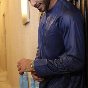 Al for Daffah Thobe pour hommes de haute qualité, élégant et confortable, vêtements traditionnels musulmans teints en fil, vêtements personnalisés Maroon Tussle Wear - Product Image 6