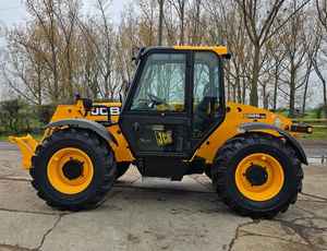 Chariot télescopique JCB 526-56 avec moteur et composants essentiels, 1000 heures, 4000 kg, pour la manutention de matériaux sur chantier - Product Image 2