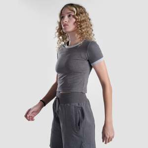เสื้อยืด Turno Fit Casual Charcoal ระบายอากาศได้ดี เหมาะสำหรับออกกำลังกาย - Product Image 5
